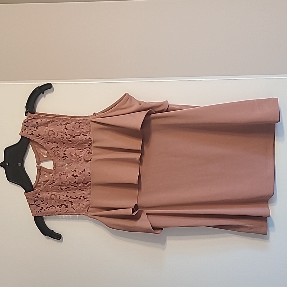 Cold shoulder blouse lace